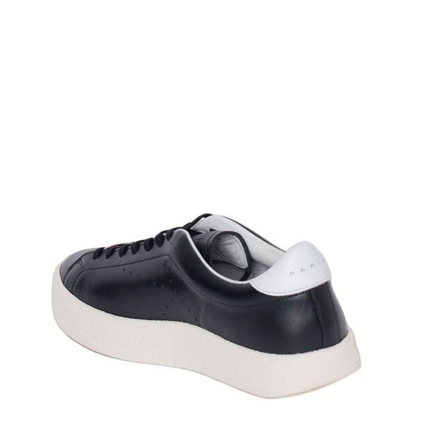 Black Calfskin Low Top SneakersDescription: – Composition: 100% calf leather – Inner: Leather – Insole: Leather – Sole: Rubber – Round toe – Perforated detail – Front lace-up closure – Side logo detail – Made in Portugal – Gender: MEN –Black Calfskin Low