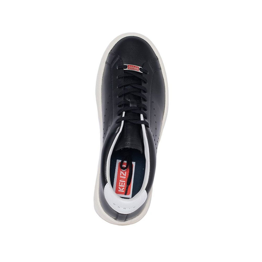 Black Calfskin Low Top SneakersDescription: – Composition: 100% calf leather – Inner: Leather – Insole: Leather – Sole: Rubber – Round toe – Perforated detail – Front lace-up closure – Side logo detail – Made in Portugal – Gender: MEN –Black Calfskin Low