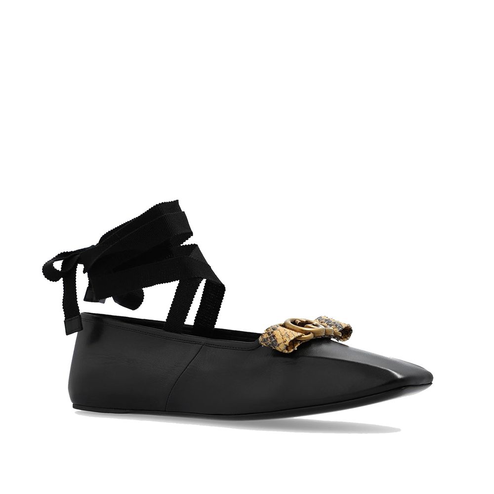 Black Calfskin Ballet FlatsDescription: – Composition: 100% calf leather – Inner: Leather – Insole: Leather – Sole: Leather – Gold-tone GG logo detail – Square toe – Made in Italy – Gender: WOMEN –Black Calfskin Ballet Flats${tagsGucciAulae Double G Balle
