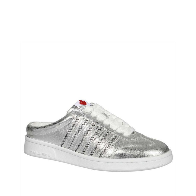 Silver Calfskin SneakersDescription: – Composition: 100% calf leather – Inner: Leather – Insole: Leather – Sole: Rubber – Round toe – Front lace-up closure – Open back – Top logo detail – Made in Italy – Gender: WOMEN –Silver Calfskin Sneakers${tagsDsquar