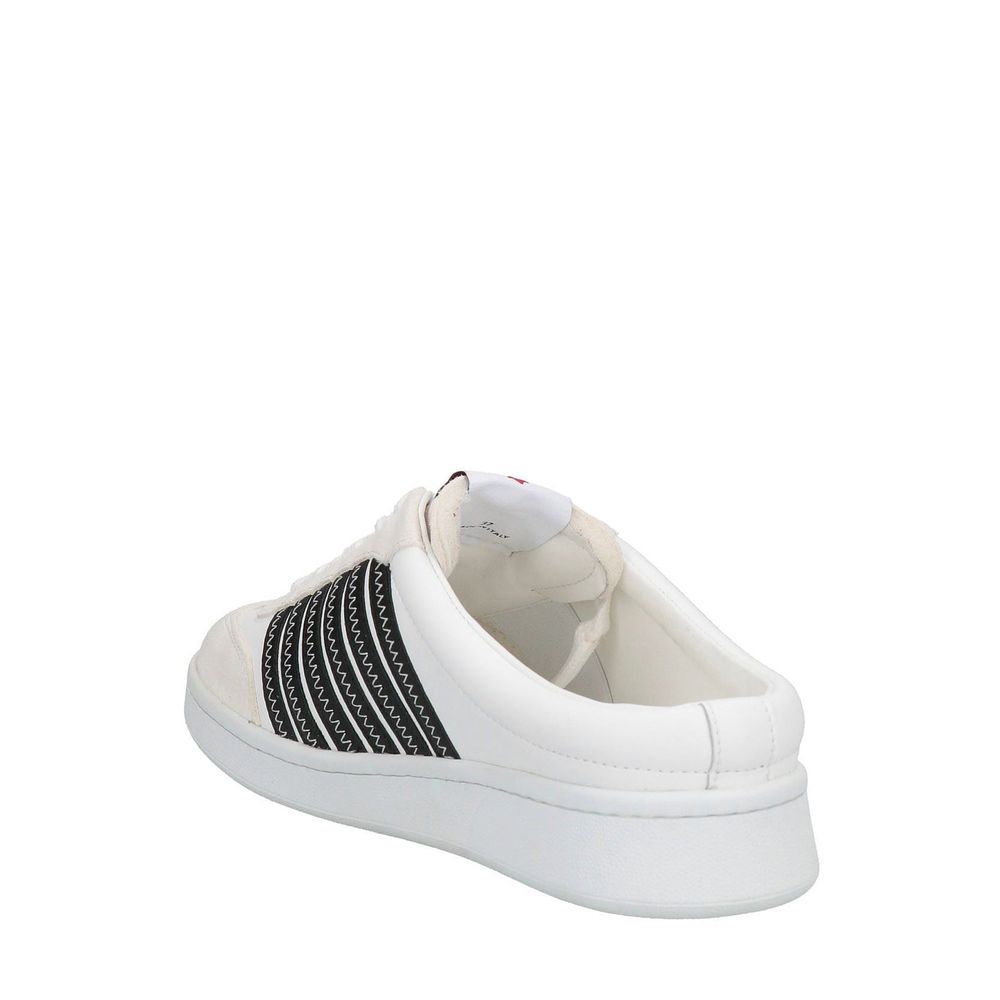 White Calfskin Low Top SneakersDescription: – Composition: 100% calf leather – Inner: Leather – Insole: Leather – Sole: Rubber – Suede detail – Round toe – Front lace-up closure – Open back – Made in Italy – Gender: WOMEN –White Calfskin Low Top Sneakers$