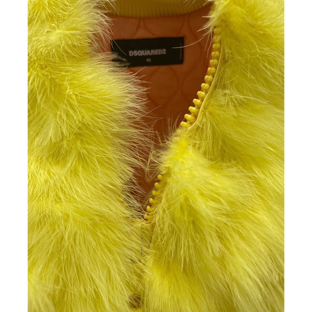 Yellow Feather BomberDescription: – Composition: 100% Feathers 100% polyamide – Padded 100% polyester – Zip fastening – Long sleeves – Small pocket on the sleeve – Two side pockets – Ribbed trims – Round collar – Regular fit – Dry clean – Made in Italy –Y