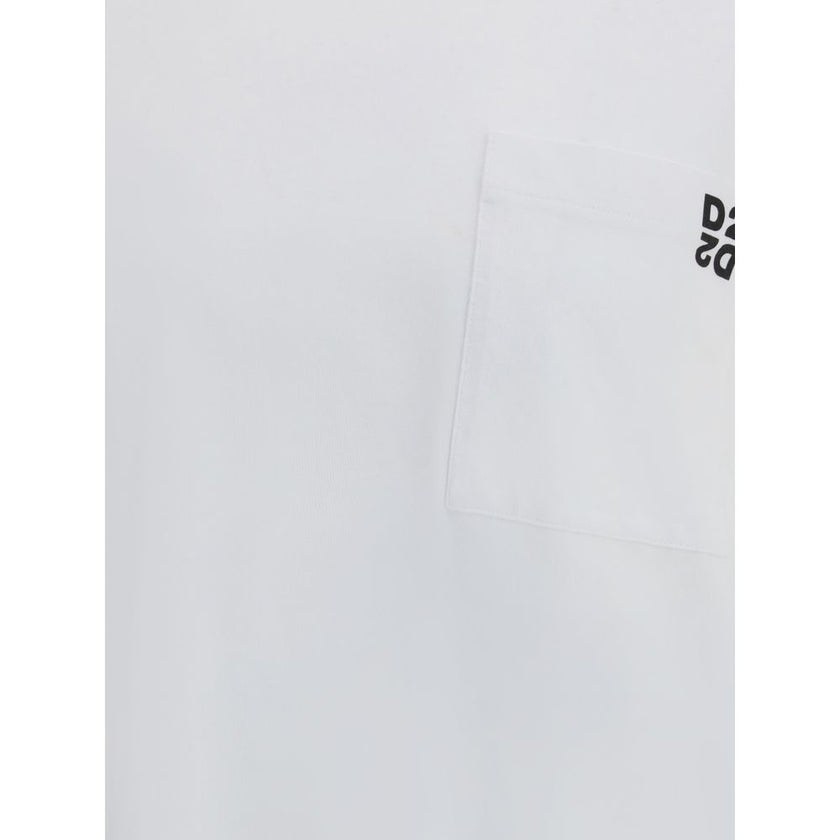 White Cotton T-ShirtTwin pack T-shirt by Dsquared2, made of soft high-quality cotton. Crew neck model with ribbed finishes and welt pocket applied on the chest, embellished with the contrasting logo for an iconic touch. Regular fit that guarantees comfort