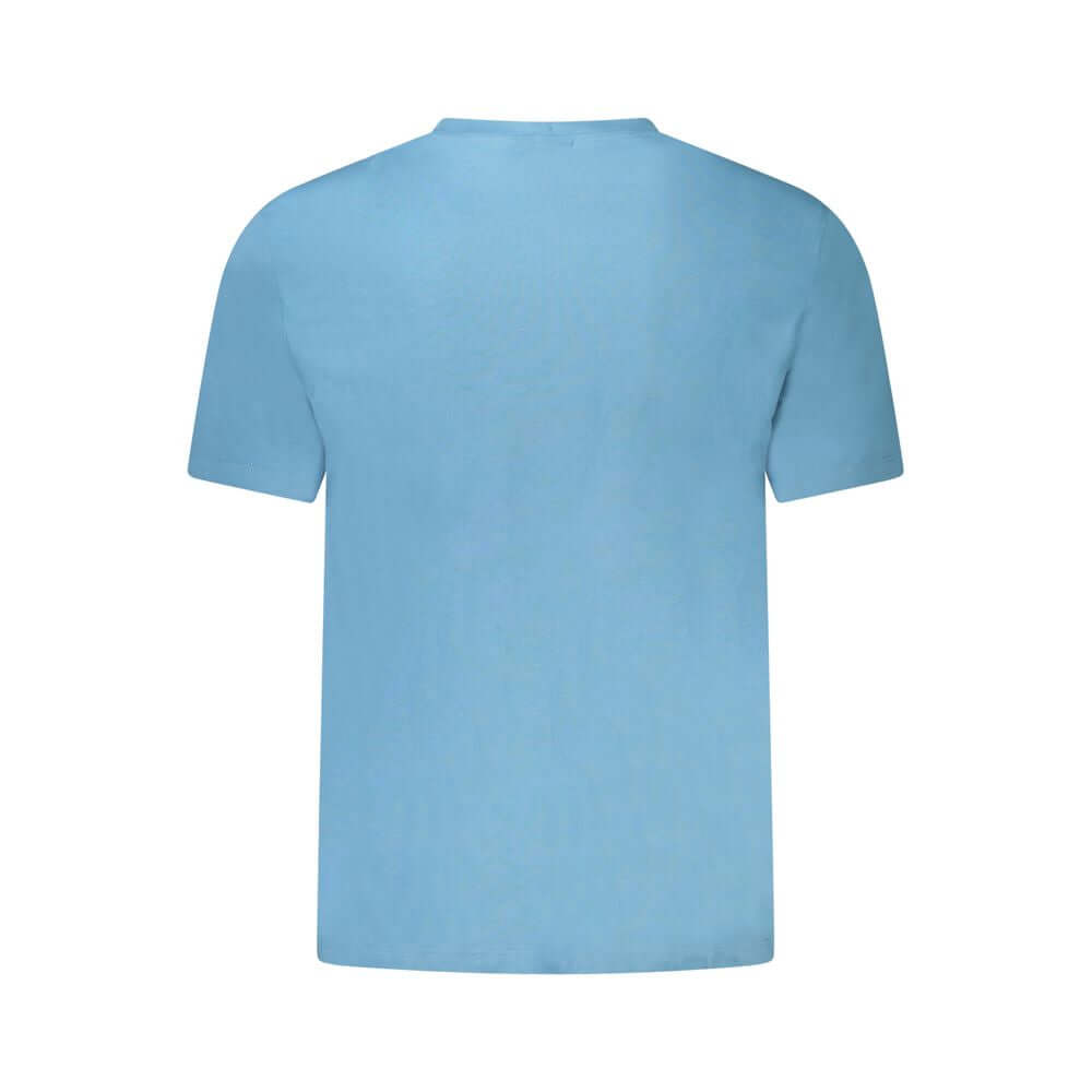 Blue Cotton Men T-ShirtImmerse yourself in the effortless sophistication of Calvin Klein with this striking blue T-shirt. Crafted with the finest cotton for maximum comfort, it features a sleek crew neck and is adorned with the iconic Calvin Klein logo em
