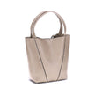 Beige Calf Leather Bos Taurus Shoulder BagThe Spin Shoulder Bag by Chloé, crafted by shiny grained leather, features an elegant design with two flat top handles and an adjustable shoulder strap. The closure is secured by a magnetic button, while the detai