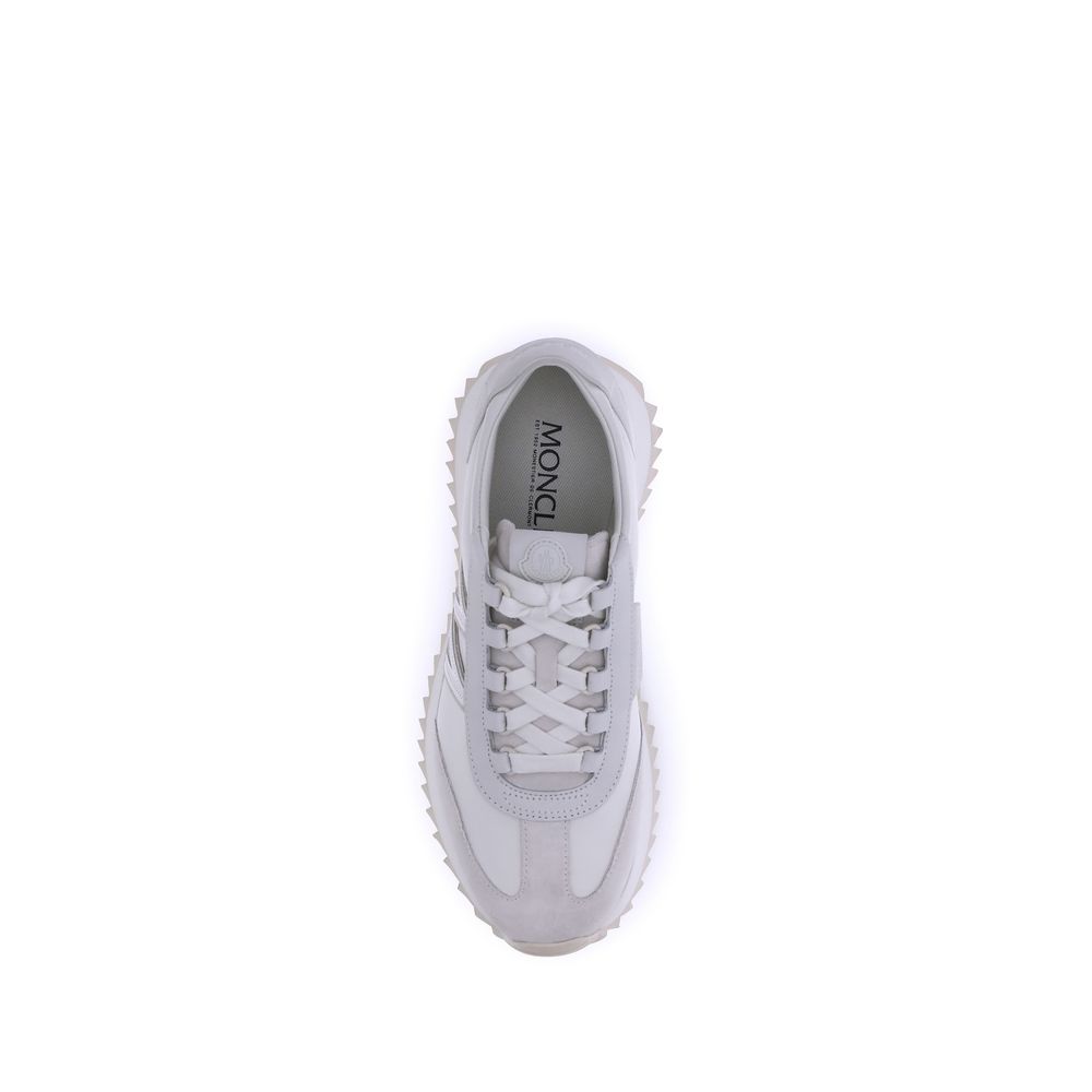 White Polyamide Low Top SneakersMoncler’s Pacey2 Sneakers are lightweight and flexible, perfect as a city sneaker for casual and sophisticated style. The low-top model combines nylon, suede and nubuck leather uppers, offering a mix of high-quality materia
