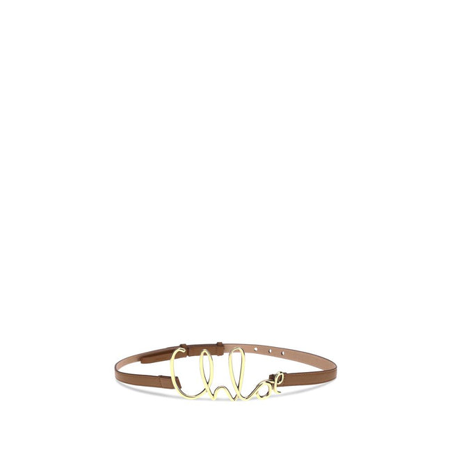 Brown Calf Leather Bos Taurus Thin BeltChloé’s C Belt is crafted from high-quality calfskin leather, combined with golden brass details that enhance its elegance. The snap-button closure provides practicality and security, while the slim silhouette makes