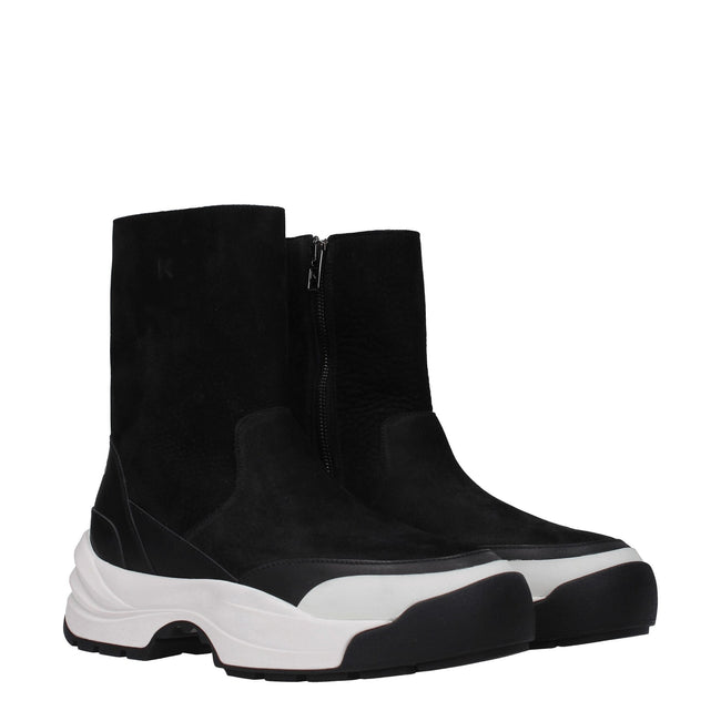 Black Leather Ankle BootsDescription: The product with MPN FB65BT060L7699 and code F66022 suede in black is a ankle boots designed by Kenzo. It has features like vintage effect, side logo, back logo. Additional Info: Style: Casual Closing type: Zip Closur