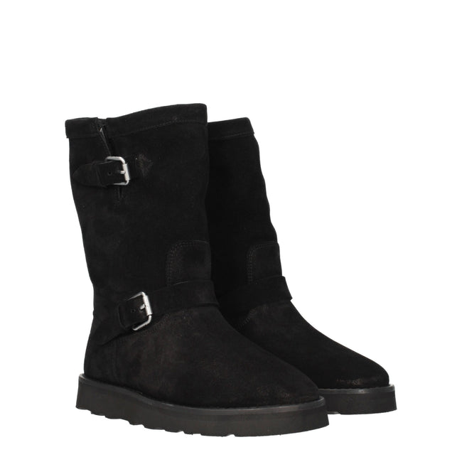 Black Leather Ankle BootsDescription: The product with MPN PFC62BT707L5899 and code F74151 suede in black is a ankle boots designed by Kenzo. It has features like side detail, back logo, fur inside. Additional Info: Style: Casual Closing type: Buckle Clos