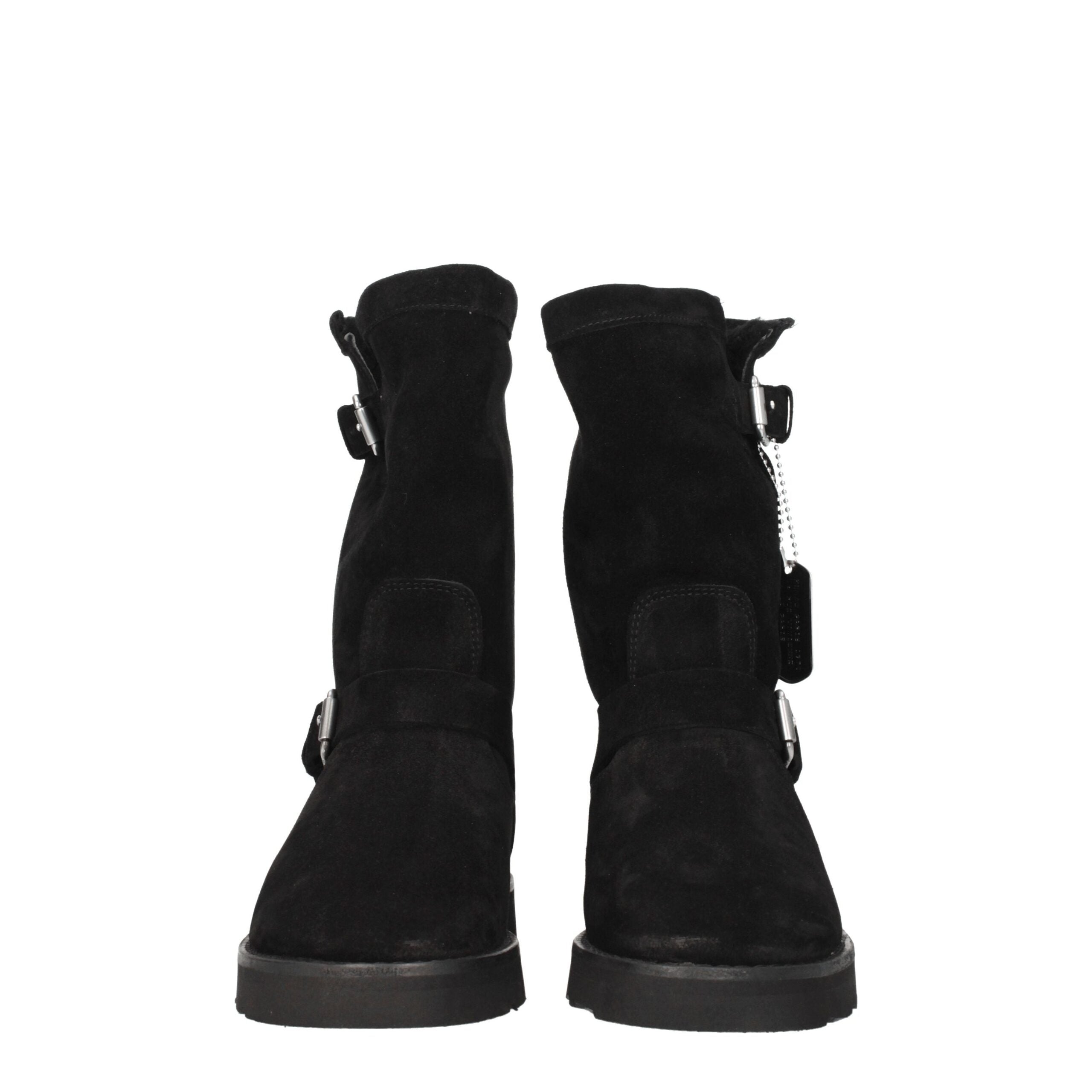 Black Leather Ankle BootsDescription: The product with MPN PFC62BT707L5899 and code F74151 suede in black is a ankle boots designed by Kenzo. It has features like side detail, back logo, fur inside. Additional Info: Style: Casual Closing type: Buckle Clos