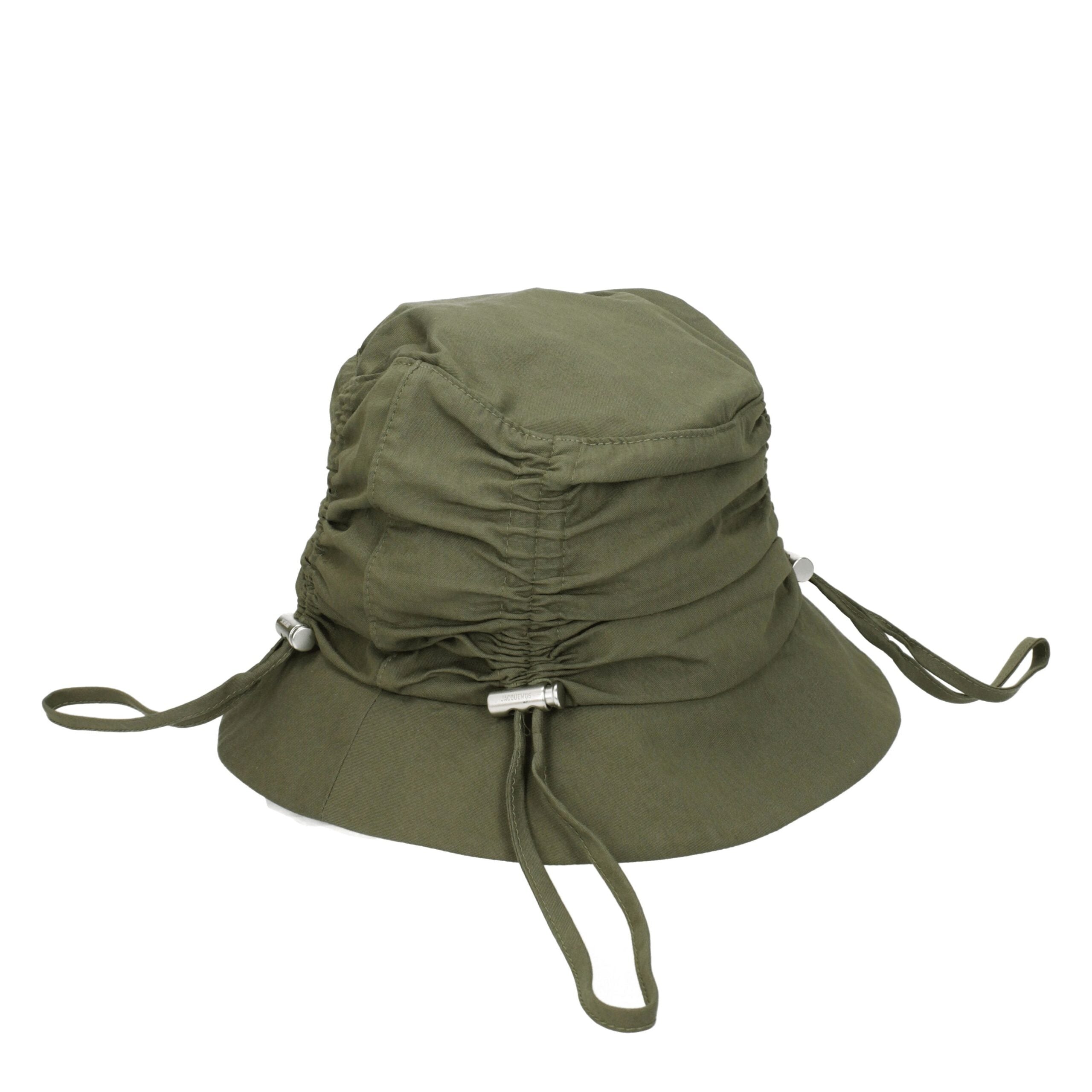 Green Cotton Bucket HatDescription: The product with MPN 235AC4705047560 and code F76828 cotton in green is a hats designed by Jacquemus. It has features like front logo. Additional Info: Color details: Silver Style: Casual Materials: Cotton Composition: