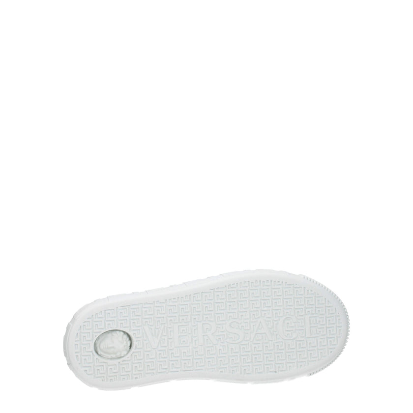 White Leather Low Top SneakersDescription: The product with MPN 10041841A007752W020 and code F78138 leather in white is a sneakers designed by Versace. It has features like front logo. Additional Info: Style: Casual Closing type: Lace up Closure Materials