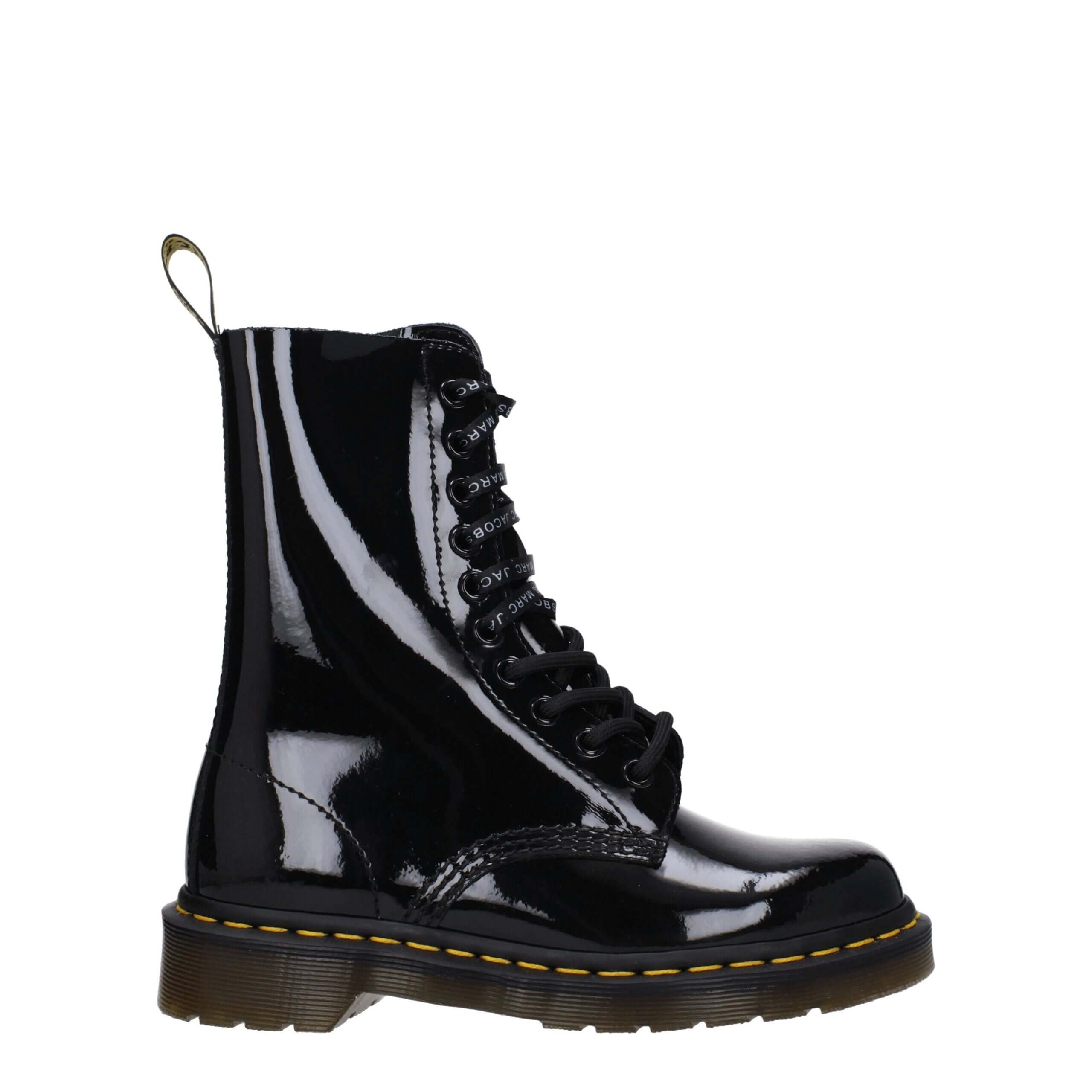 Black Leather Ankle BootsDescription: The product with MPN D1490MJ25005001 and code F78540 patent leather in black is a ankle boots designed by Dr. Martens. Additional Info: Style: Casual Closing type: Lace up Closure Materials: Patent Leather Shoe sole: