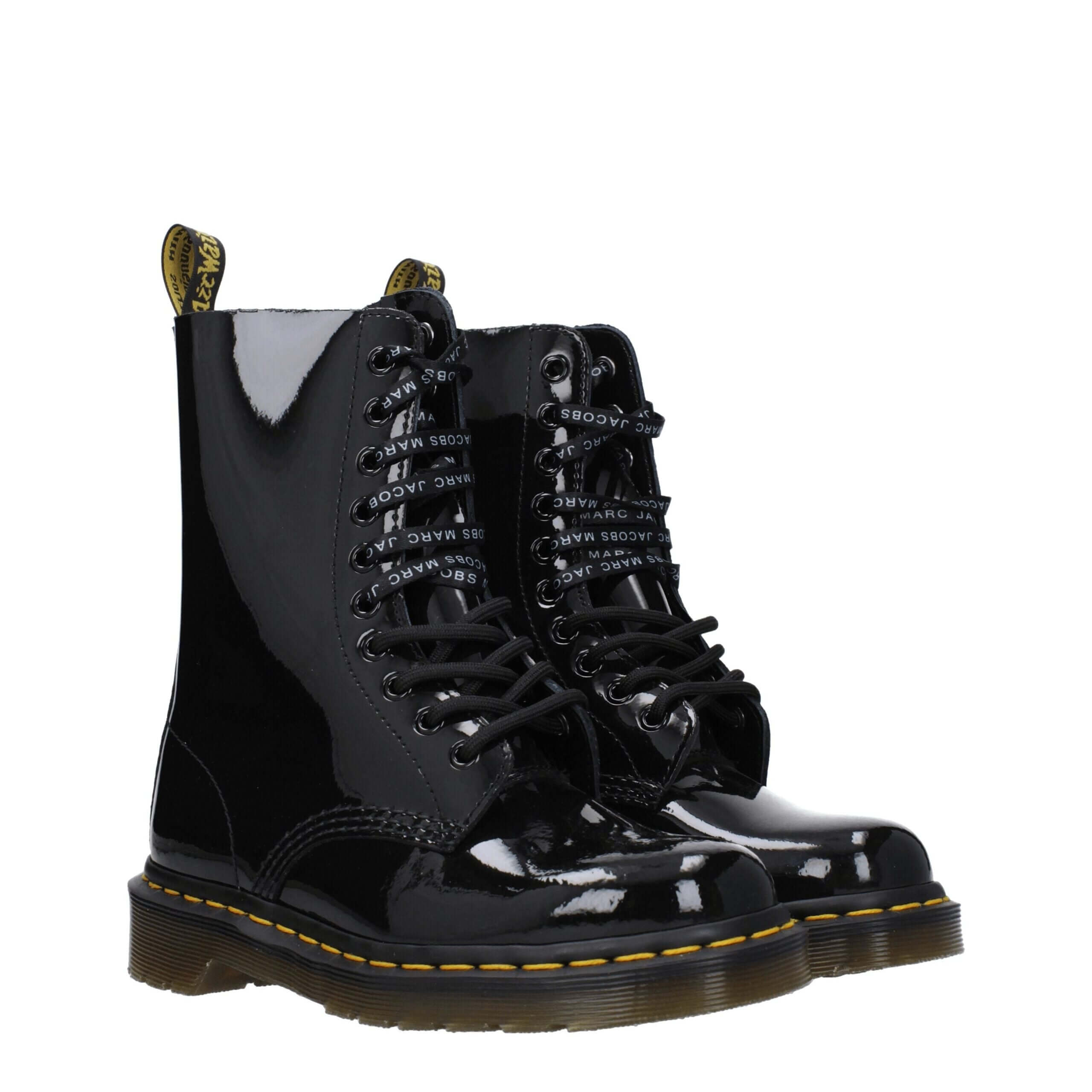 Black Leather Ankle BootsDescription: The product with MPN D1490MJ25005001 and code F78540 patent leather in black is a ankle boots designed by Dr. Martens. Additional Info: Style: Casual Closing type: Lace up Closure Materials: Patent Leather Shoe sole: