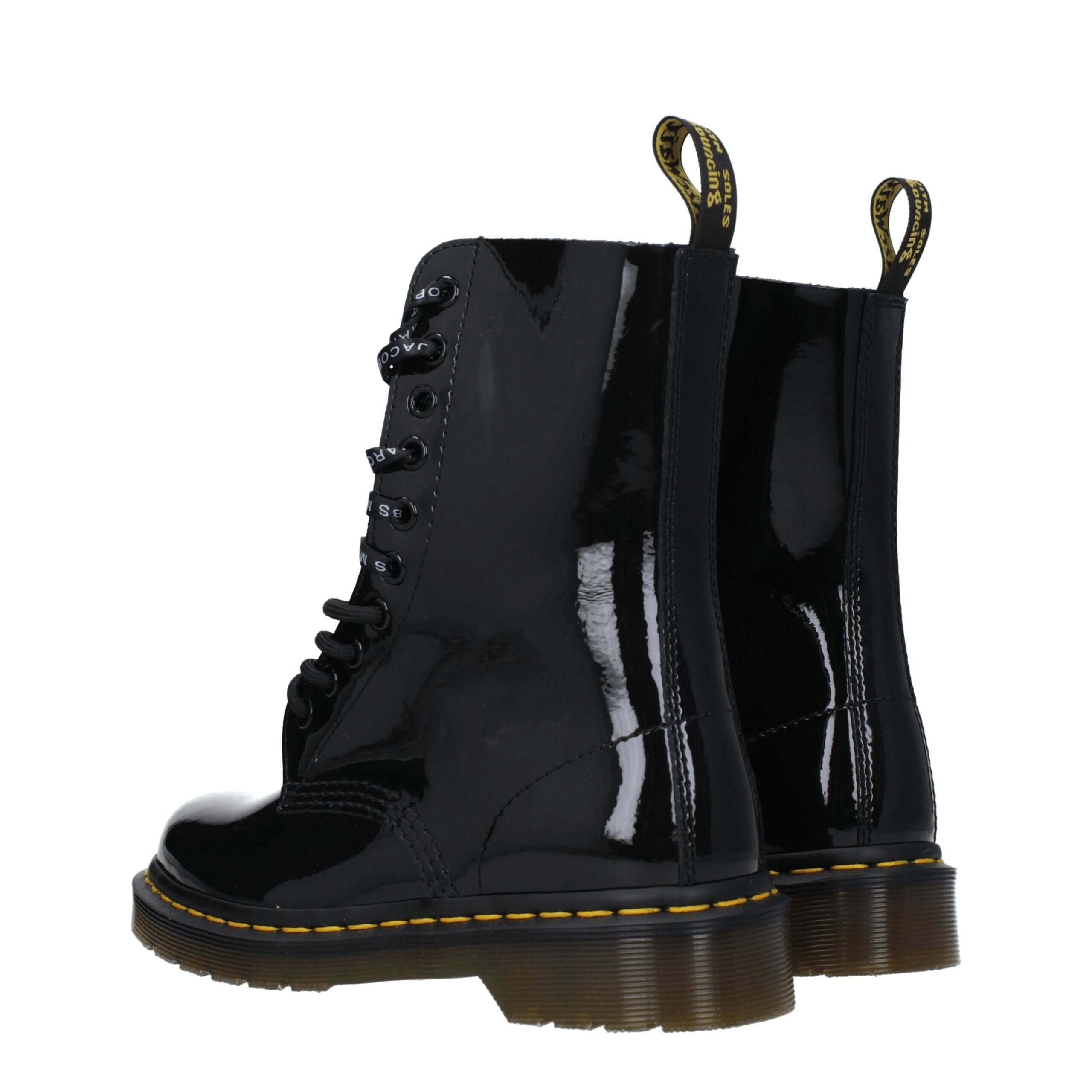 Black Leather Ankle BootsDescription: The product with MPN D1490MJ25005001 and code F78540 patent leather in black is a ankle boots designed by Dr. Martens. Additional Info: Style: Casual Closing type: Lace up Closure Materials: Patent Leather Shoe sole: