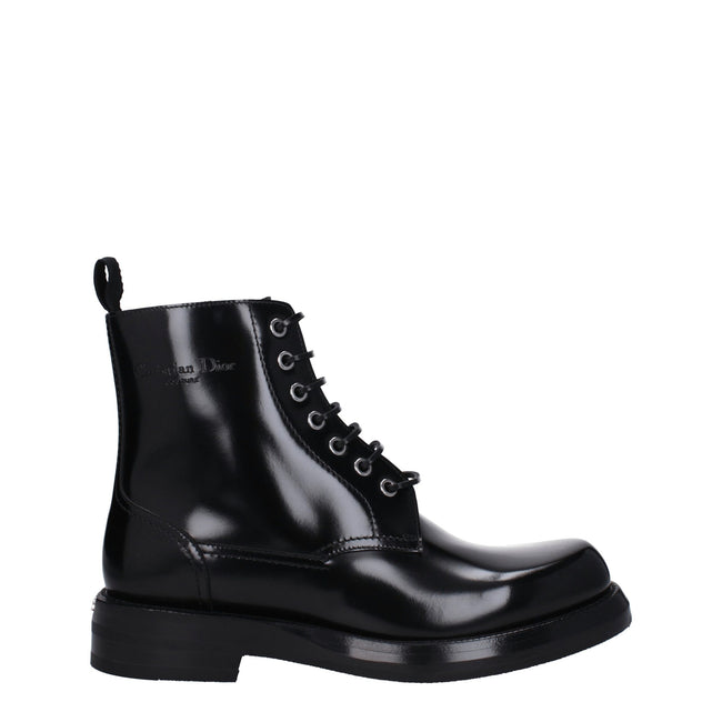 Black Leather Ankle BootsDescription: The product with MPN 3BO305ZJQ969 and code F79019 leather in black is a ankle boots designed by Christian Dior. It has features like side logo, back logo. Additional Info: Style: Casual Closing type: Lace up Closure M