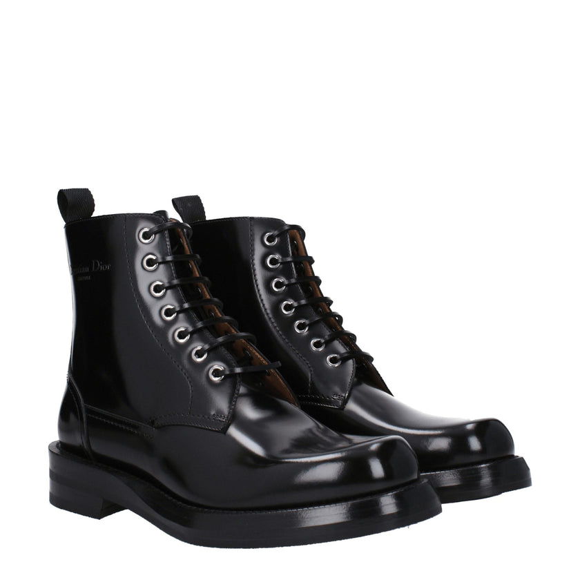 Black Leather Ankle BootsDescription: The product with MPN 3BO305ZJQ969 and code F79019 leather in black is a ankle boots designed by Christian Dior. It has features like side logo, back logo. Additional Info: Style: Casual Closing type: Lace up Closure M