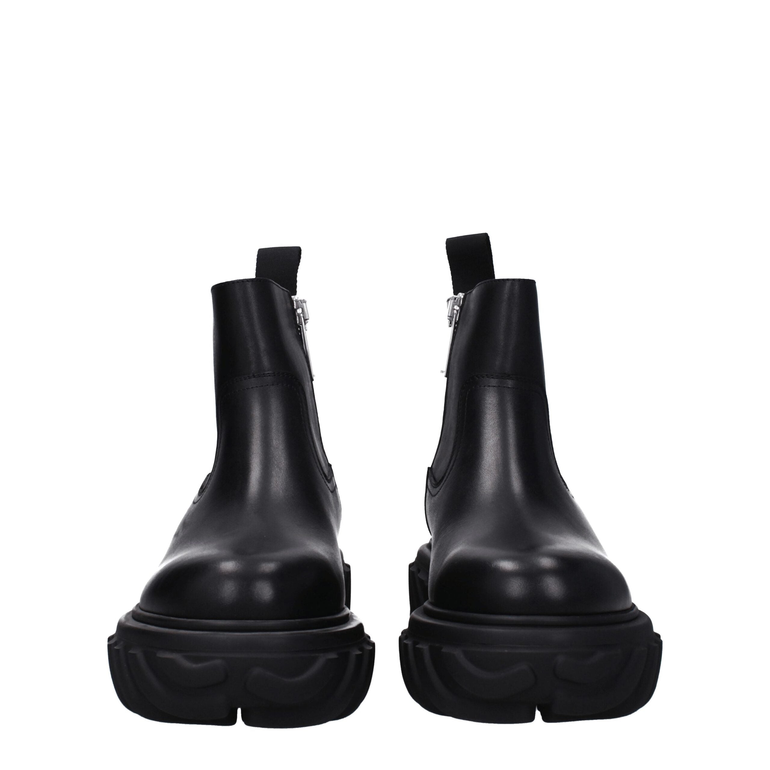 Black Leather Ankle BootsDescription: The product with MPN OMID029LEA0011010 and code F79083 leather in black is a ankle boots designed by Off-White. It has features like side logo. Additional Info: Style: Casual Closing type: Zip Closure Materials: Leath