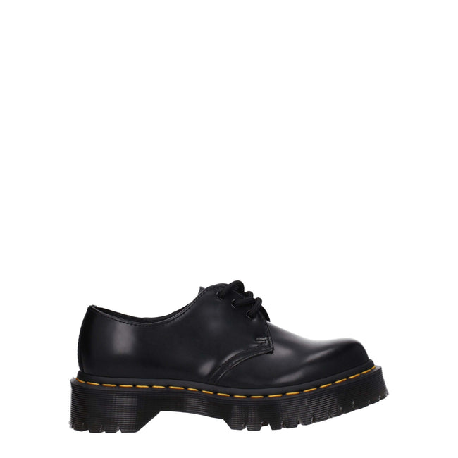 Black Leather Oxfords And DerbiesDescription: The product with MPN D1461BEX21084001 and code F79197 leather in black is a lace up and monkstrap designed by Dr. Martens. Additional Info: Style: Casual Closing type: Lace up Closure Materials: Leather Shoe s
