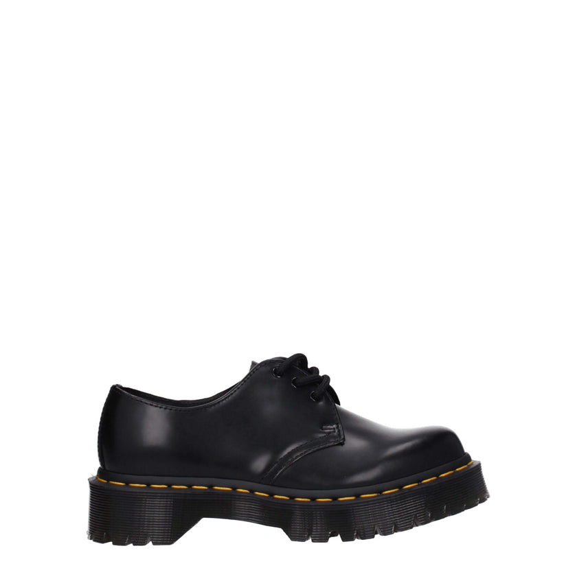 Black Leather Oxfords And DerbiesDescription: The product with MPN D1461BEX21084001 and code F79197 leather in black is a lace up and monkstrap designed by Dr. Martens. Additional Info: Style: Casual Closing type: Lace up Closure Materials: Leather Shoe s