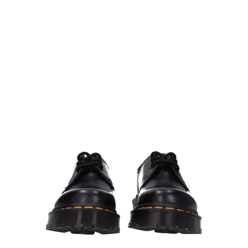 Black Leather Oxfords And DerbiesDescription: The product with MPN D1461BEX21084001 and code F79197 leather in black is a lace up and monkstrap designed by Dr. Martens. Additional Info: Style: Casual Closing type: Lace up Closure Materials: Leather Shoe s