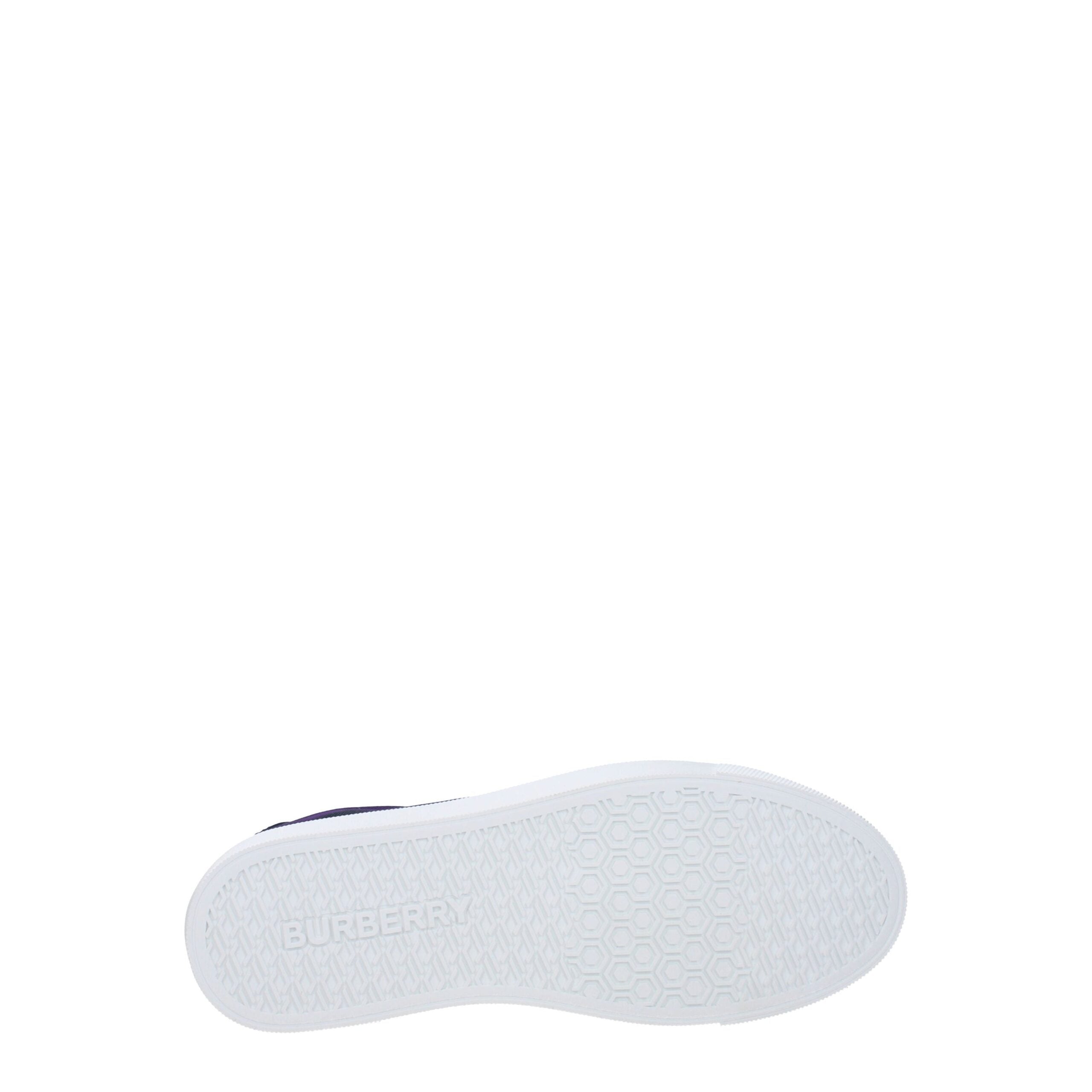 Green Fabric SneakersDescription: The product with MPN 8075376 and code F79367 fabric in green is a sneakers designed by Burberry. It has features like check, back logo. Additional Info: Style: Casual Closing type: Lace up Closure Materials: Leather Shoe