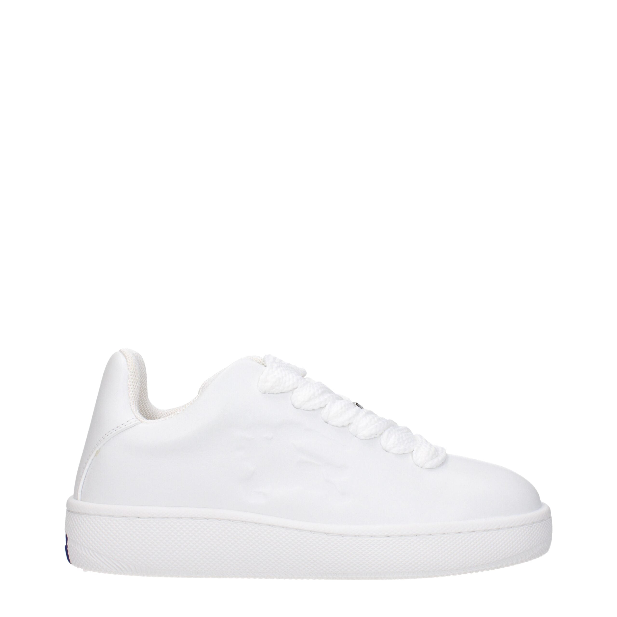 White Leather Low Top SneakersDescription: The product with MPN 8083385 and code F80772 leather in white is a sneakers designed by Burberry. It has features like side logo. Additional Info: Style: Sporty Glam Closing type: Lace up Closure Shoe sole: Rubbe