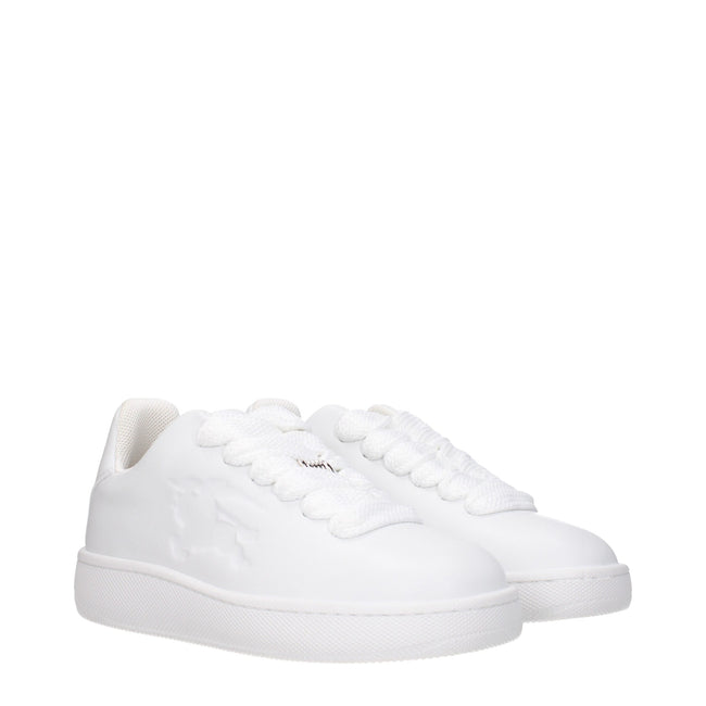 White Leather Low Top SneakersDescription: The product with MPN 8083385 and code F80772 leather in white is a sneakers designed by Burberry. It has features like side logo. Additional Info: Style: Sporty Glam Closing type: Lace up Closure Shoe sole: Rubbe