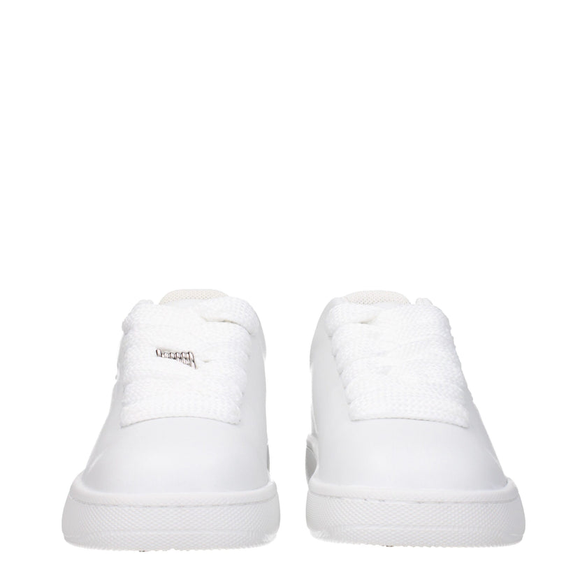 White Leather Low Top SneakersDescription: The product with MPN 8083385 and code F80772 leather in white is a sneakers designed by Burberry. It has features like side logo. Additional Info: Style: Sporty Glam Closing type: Lace up Closure Shoe sole: Rubbe
