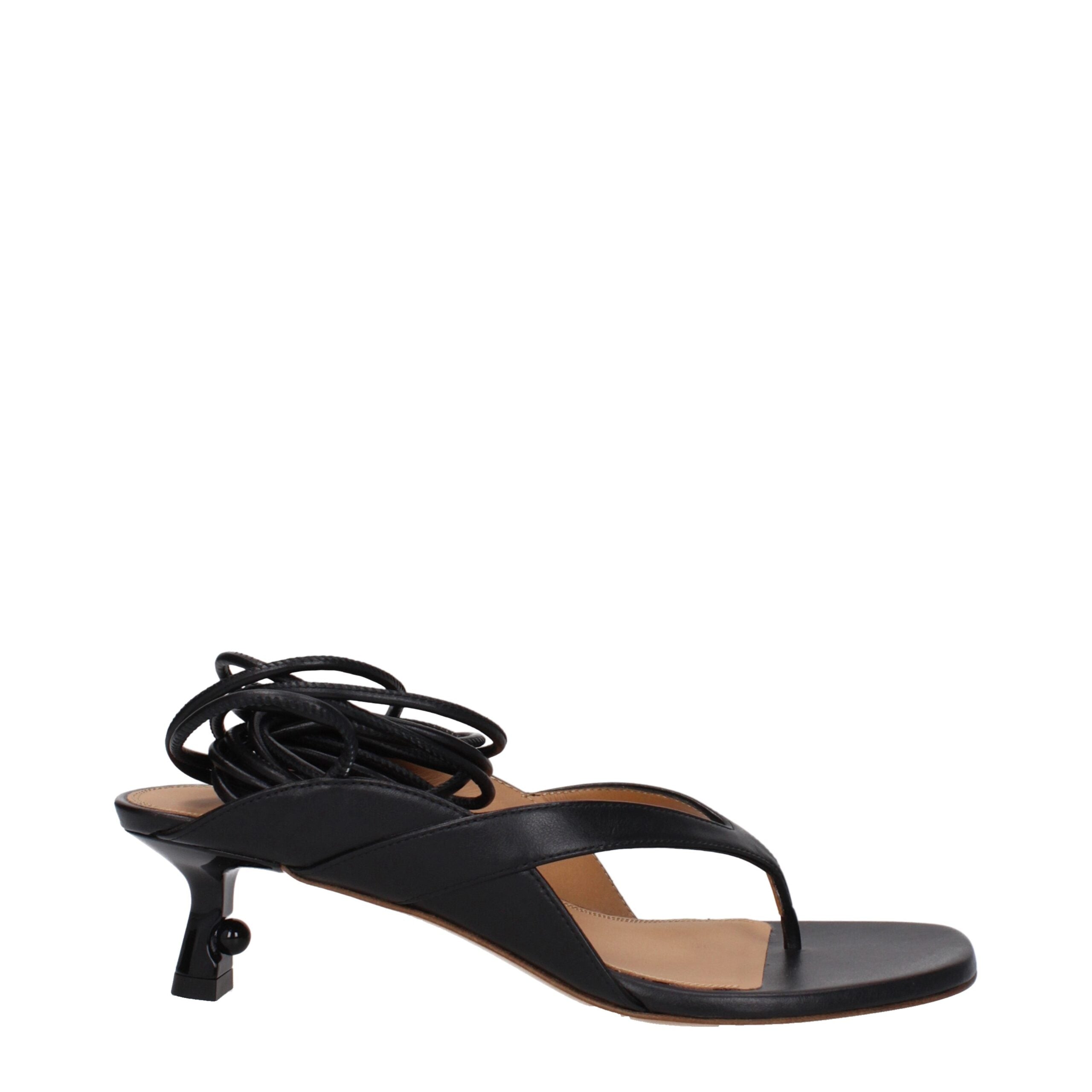 Black Leather Flip-Flop SandalsDescription: The product with MPN OWIH057LEA0011009 and code F80830 leather in black is a flip flops designed by Off-White. It has features like self tie closure. Additional Info: Closing type: Self tie Closures Shoe sole: L