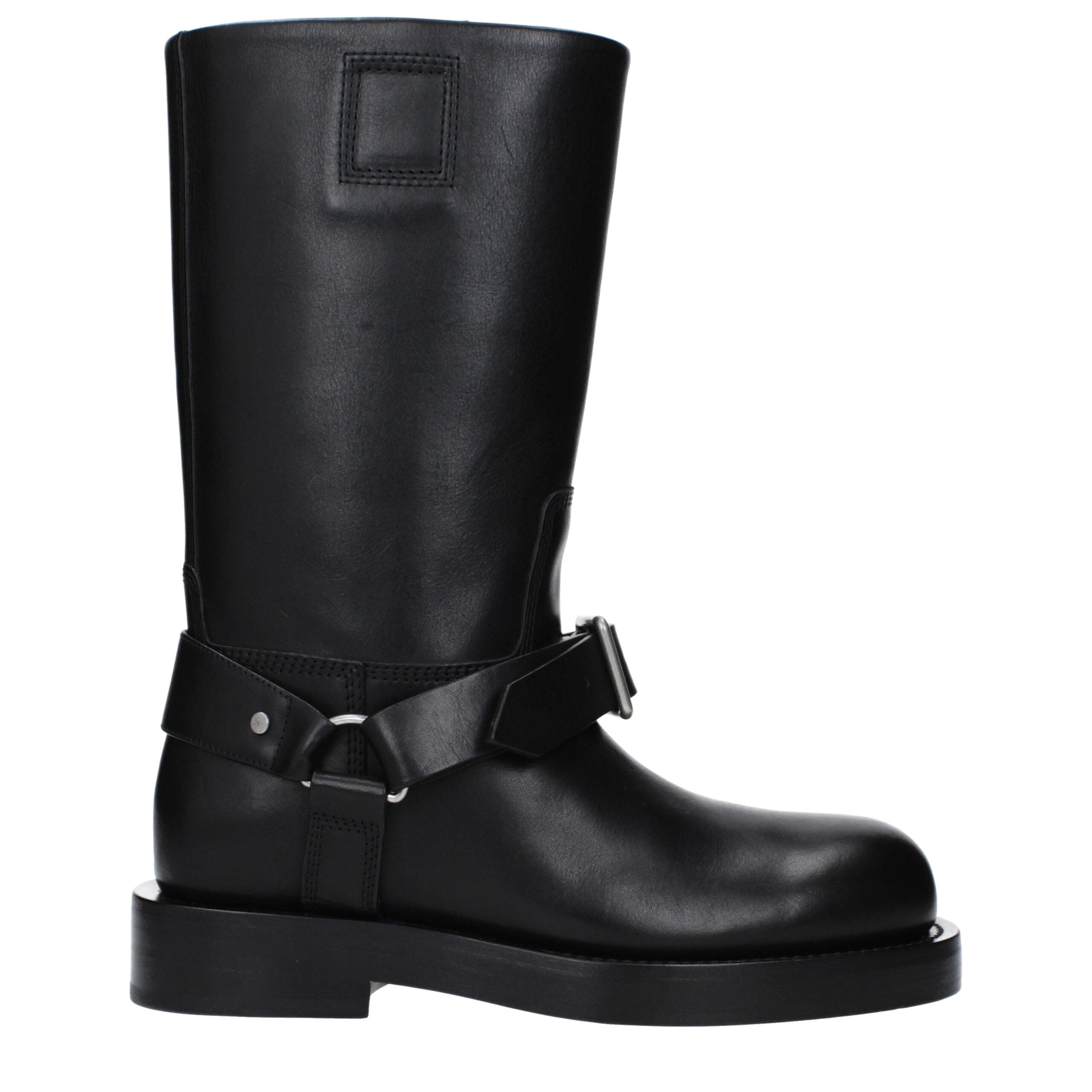 Black Leather BootsDescription: The product with MPN 8077392 and code F82845 leather in black is a boots designed by Burberry. Additional Info: Style: Casual Closing type: Buckle Closure Shoe sole: Leather Heel height: 3.5 cm Shoe tip: Round toe Heel type