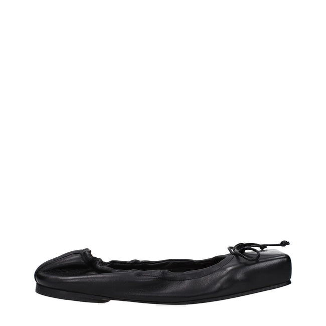 Black Leather Ballet FlatsDescription: The product with MPN 243FO1573073990 and code F82881 leather in black is a ballet flats designed by Jacquemus. It has features like front detail. Additional Info: Style: Casual Shoe sole: Leather Shoe tip: Square toe