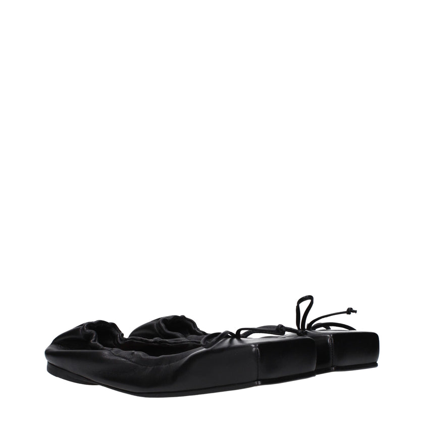 Black Leather Ballet FlatsDescription: The product with MPN 243FO1573073990 and code F82881 leather in black is a ballet flats designed by Jacquemus. It has features like front detail. Additional Info: Style: Casual Shoe sole: Leather Shoe tip: Square toe