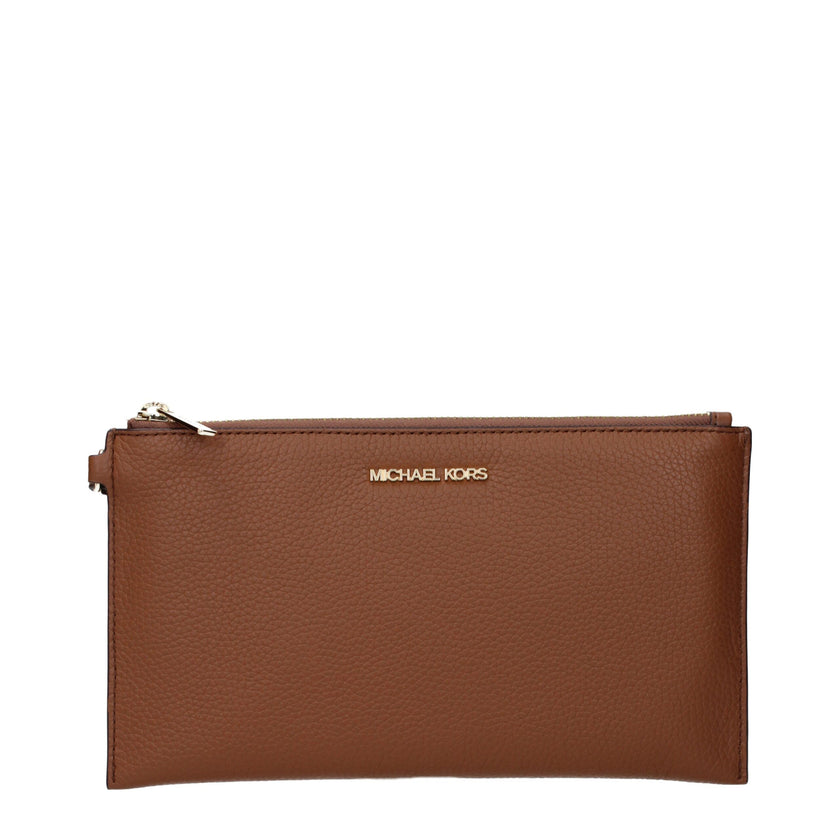 Brown Leather Clutch BagDescription: The product with MPN 35S4GTVW3LLUGGAGE and code F83408 leather in brown is a clutches designed by Michael Kors. It has features like front logo.Brown Leather Clutch Bag${tagsMichael KorsAulae Brown Leather Clutch Bag M