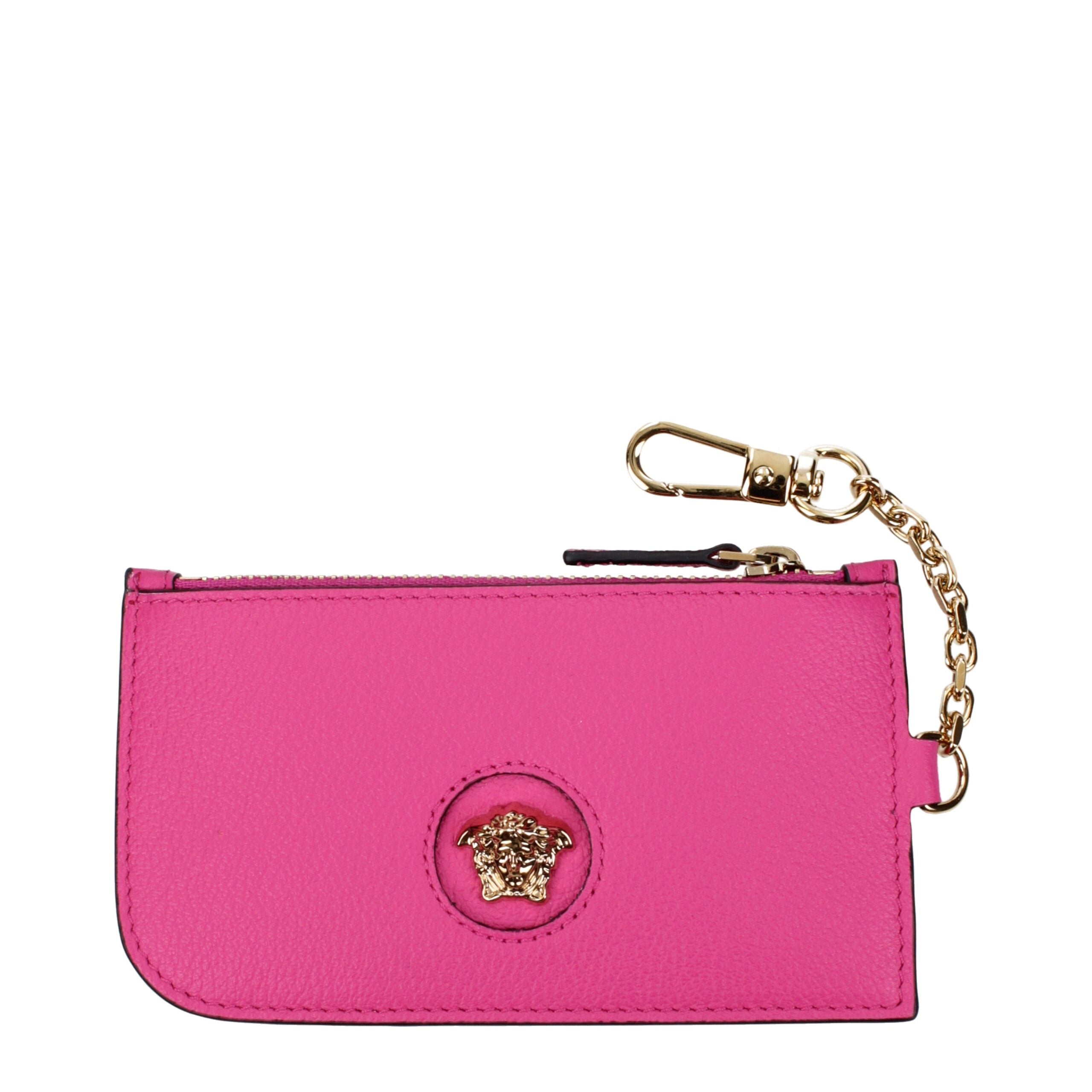 Pink Leather WalletDescription: The product with MPN 1008104DVIT2T1P86V and code F83455 leather in fuchsia is a coin purses designed by Versace. It has features like back logo.Pink Leather Wallet${tagsVersaceAulae Pink Leather Wallet VersaceAulae Pink Lea