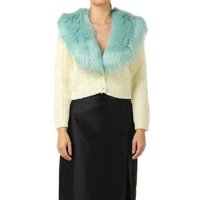 White Wool CardiganDescription: – Composition: 55% wool 45% Cashmere – Ribbed trims – Two button closure – Faux fur collar – Two side pockets – Specialist wash – Made in Italy –White Wool Cardigan${tagsGucciAulae Wool And Cashmere Cardigan GucciAulae Wool