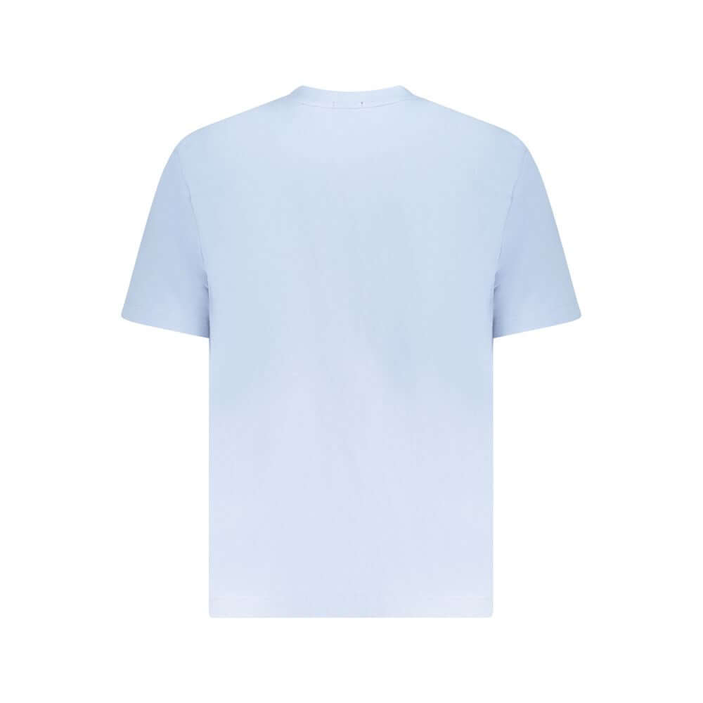 Blue Cotton Men T-ShirtElevate your casual repertoire with the effortlessly stylish ‘Hugo Boss’ crew neck T-shirt. Crafted with precision, this short sleeve tee features a relaxed fit for supreme comfort. Highlighted with a distinctive logo application, t
