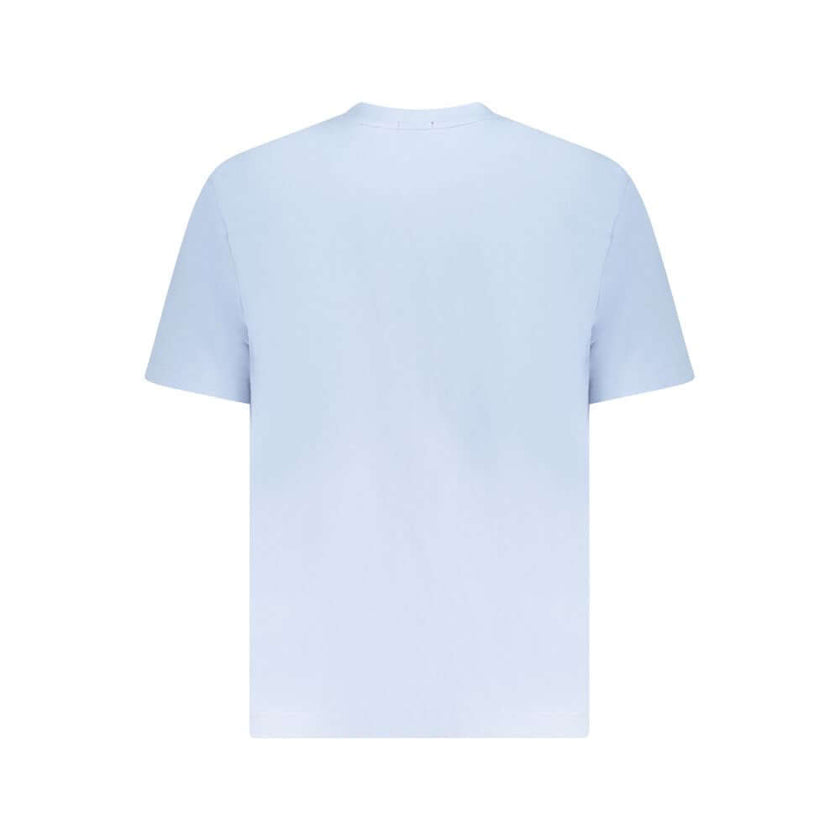 Blue Cotton Men T-ShirtElevate your casual repertoire with the effortlessly stylish ‘Hugo Boss’ crew neck T-shirt. Crafted with precision, this short sleeve tee features a relaxed fit for supreme comfort. Highlighted with a distinctive logo application, t