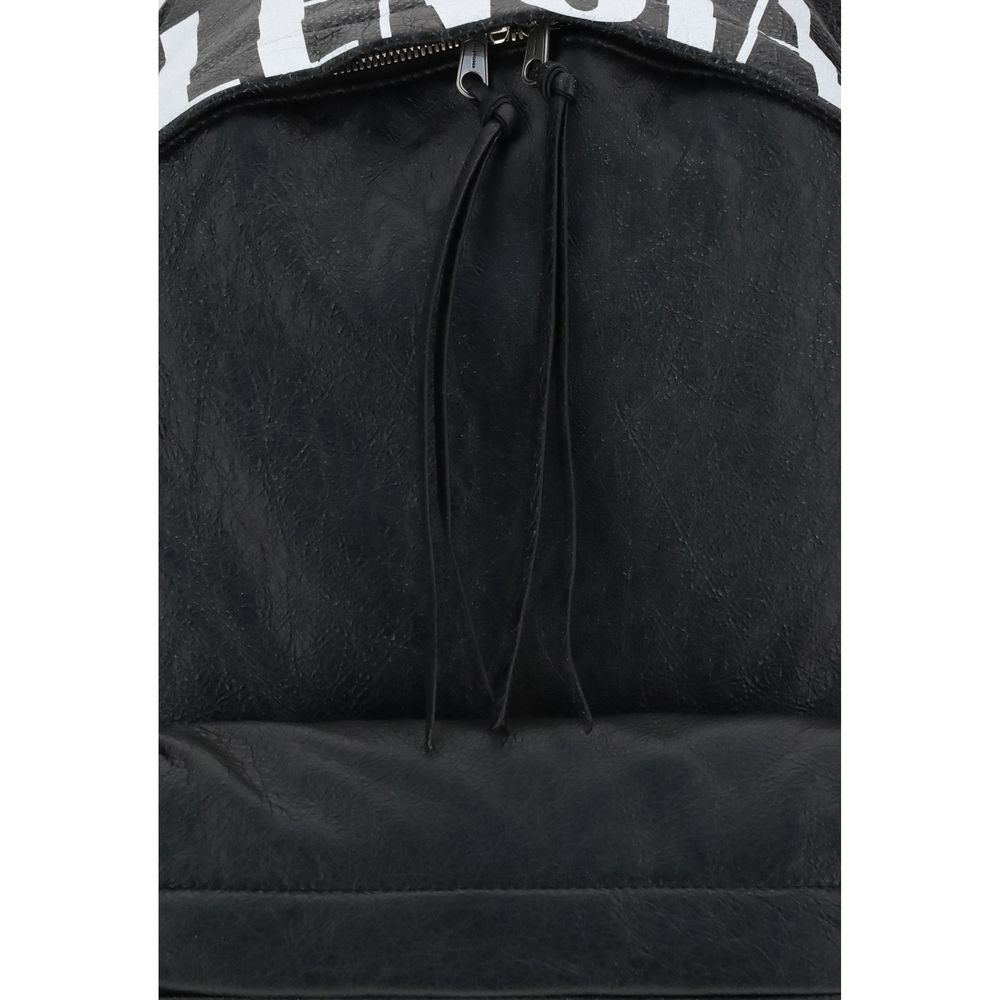 Black Lamb Ovis Aries Aries BackpackThe Crinkle Effect lambskin Backpack stands out for its modern design and soft, refined texture. The printed logo on the top adds a graphic and distinctive touch. Featuring a tone-on-tone fabric flat handle, adjustable