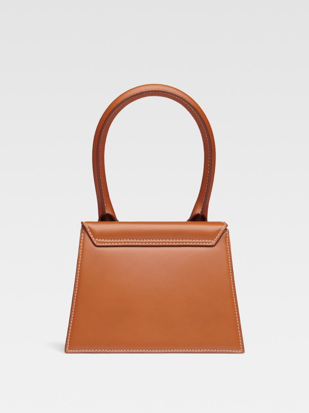 Le Chiquito Moyen Brown BagJACQUEMUS Gorgeous brand new, 100% Authentic Jacquemus Le Chiquito Moyen Brown Bag Model: 22H213BA002-3072-811 Color: Brown with Gold Hardware – Reinforced handle – Magnetic flap closure – Removable long shoulder strap – Inside