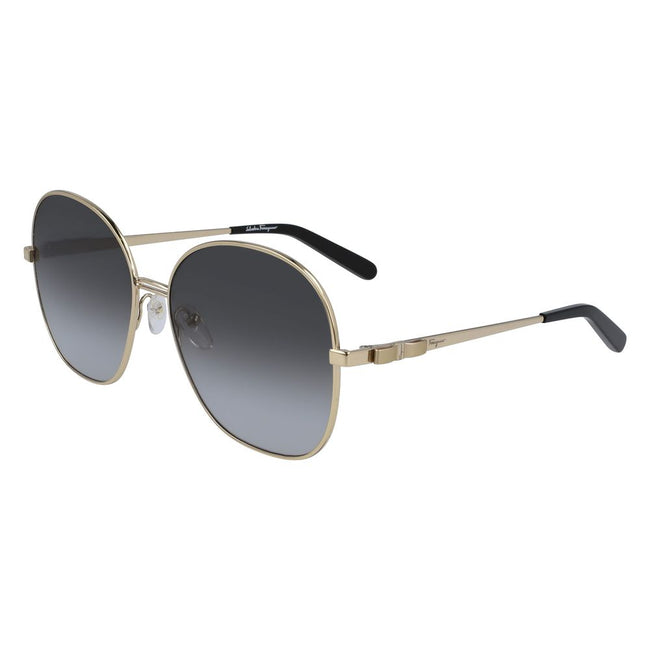 Gold Metal SunglassesSUNGLASSES SALVATORE FERRAGAMO WOMEN SF242S-711 (Lens/Bridge/Temple) 60/16/140 mm.Material: METAL.Colour: Gray Gradient gold.Measures (Lens/Bridge/Temple): 60/16/140mm.Gradient blue.UV filter 2Gold Metal Sunglasses${tagsSalvatore Ferr