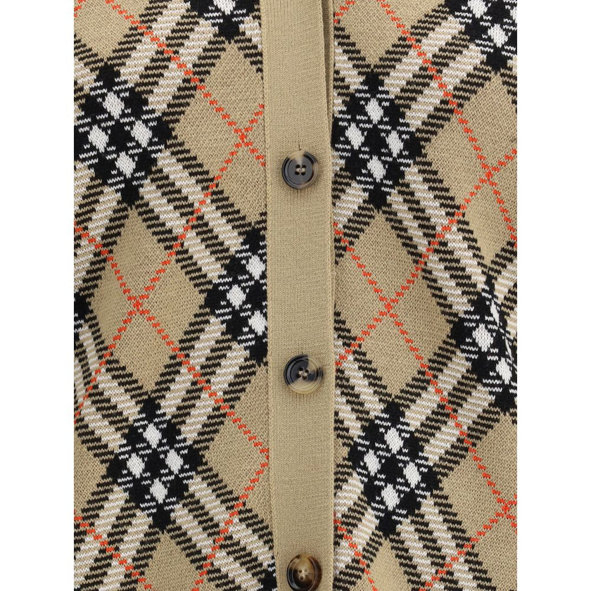 Brown Wool CardiganWool Cardigan by Burberry, embellished with the timeless Archivio Check pattern. The model features a V-neckline on the front, button closure and two side welt pockets. Ribbed cuffs and hem complete the design, ensuring comfort and a de