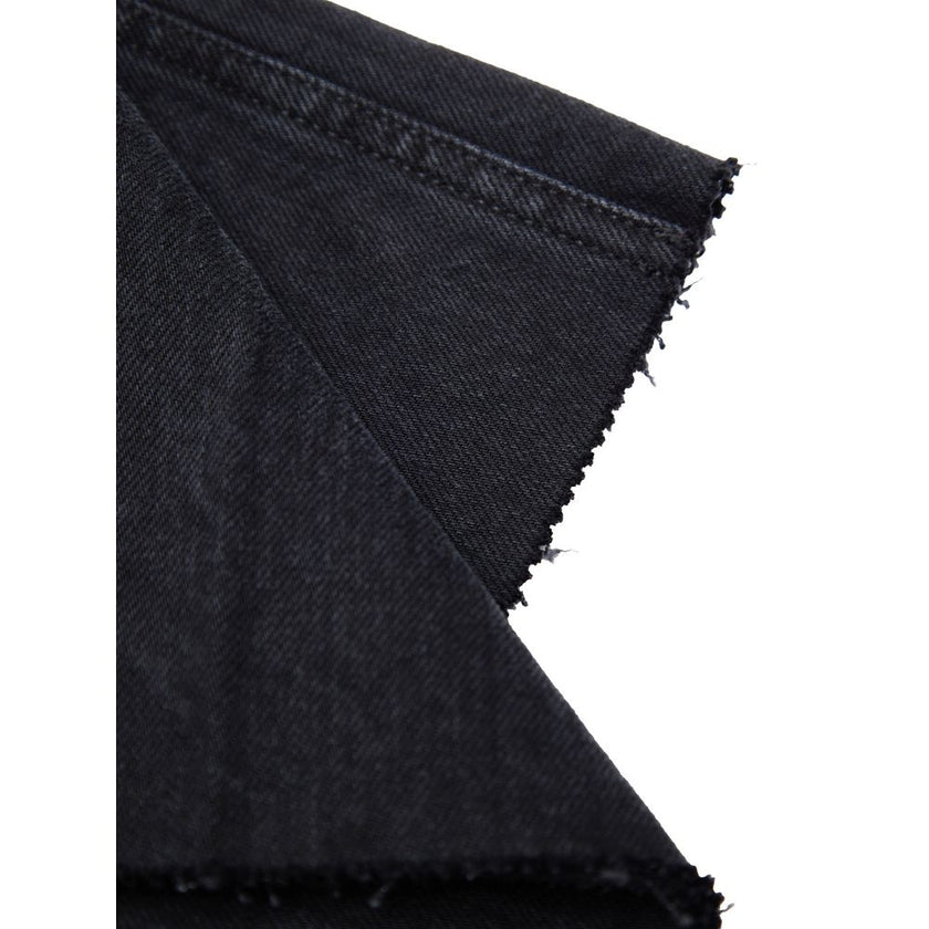 Black Cotton Relaxed Fit JeansGucci Relaxed Fit Black Denim Pants. In black, button and covered zip opening, five pockets, wide and straight leg. On the back tag in light leather with tone-on-tone embossed logo, on the front pocket iconic metal detail. Co