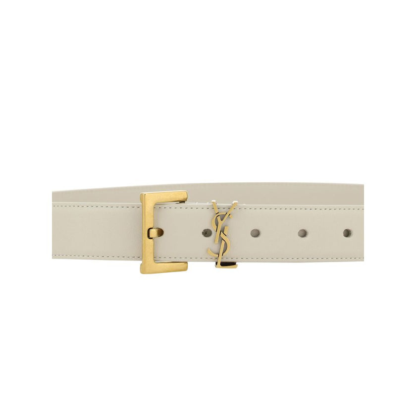 White Calf Leather Bos Taurus Regular BeltThe Saint Laurent leather Belt is a sophisticated accessory with an essential and refined design. Made of smooth leather, it features a front plaque with the brand’s iconic brass-plated logo, adding a touch of cha