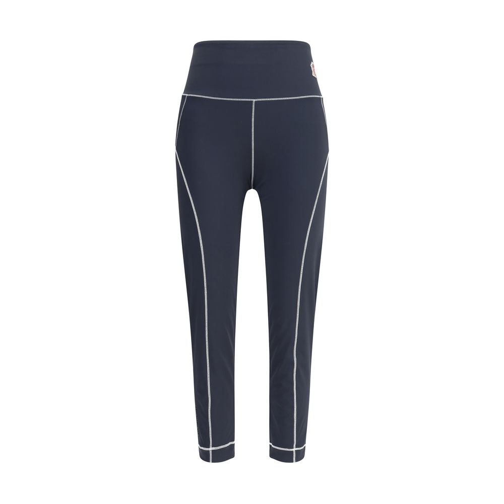 LeggingsMoncler Grenoble Leggings are designed to accompany an active lifestyle, ideal for both the gym and the trail. Made of technical fabric, they feature applied logo patches on the front and a plastic signature along the side, combining performance a