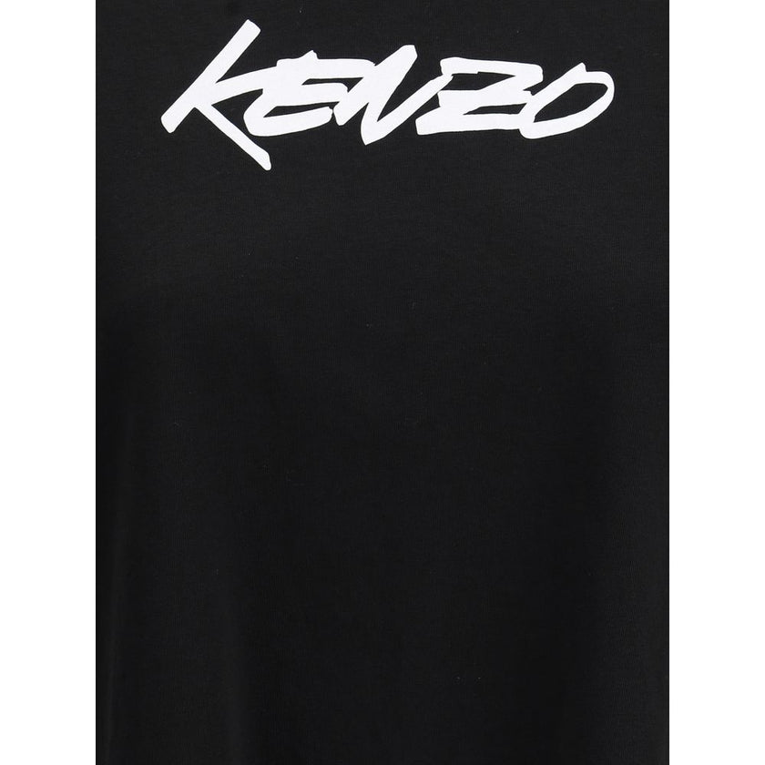 Black Cotton T-ShirtKenzo’s cotton T-Shirt is an essential garment with a strong character. Made from pure cotton, it features a ribbed crew neck that ensures comfort and durability. What makes it unique is the iconic Kenzo signature printed in contrast o