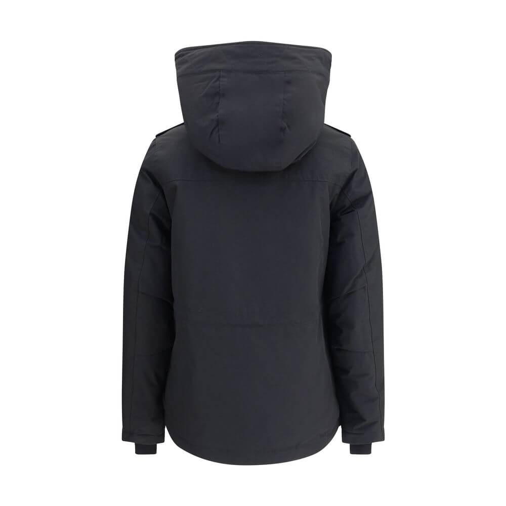 Black Cotton Shell JacketWoolrich’s padded Jacket is a practical and warm garment featuring a hooded design that offers added protection. The front closure combines a double-slider zipper and snaps for optimal security and comfort. Completing the design a