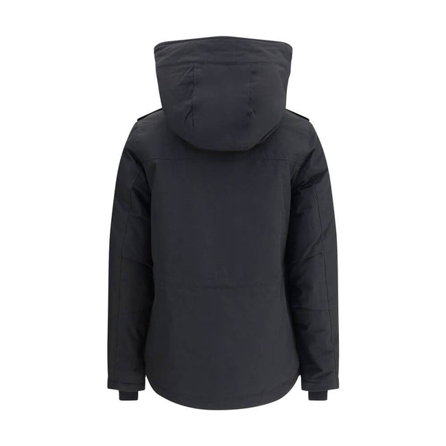 Black Cotton Shell JacketWoolrich’s padded Jacket is a practical and warm garment featuring a hooded design that offers added protection. The front closure combines a double-slider zipper and snaps for optimal security and comfort. Completing the design a