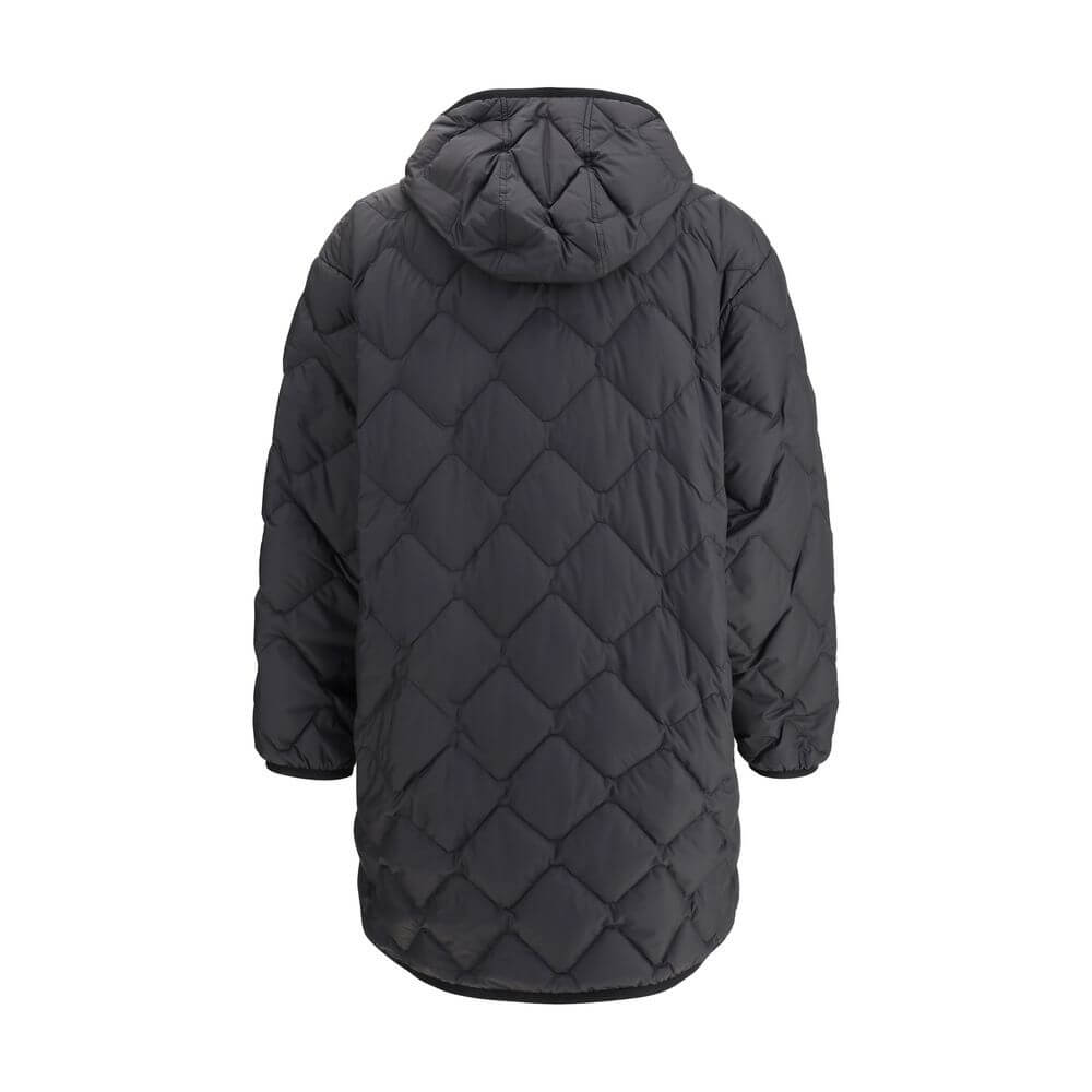 Black Polyester ClothingThe Heritage Down Jacket by Woolrich is a warm and functional garment, ideal for facing the cold weather in style. It features a front snap closure and a practical hood. The two patch pockets on the front offer convenience, while t