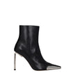 Black Leather Ankle BootsDescription: The product with MPN OWID048LEA0011072 and code F78933 leather in black is a ankle boots designed by Off-White. It has features like side logo, back logo. Additional Info: Color details: Silver Style: Vintage Closing